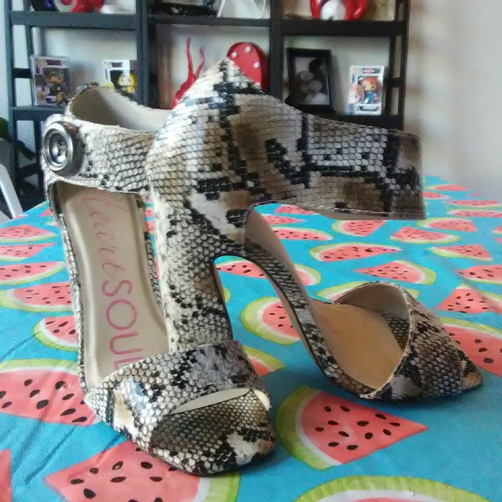 Snake Print Heels Ankle Strap Stiletto Sandals Size 6 Faux Leather 4.5” Heel